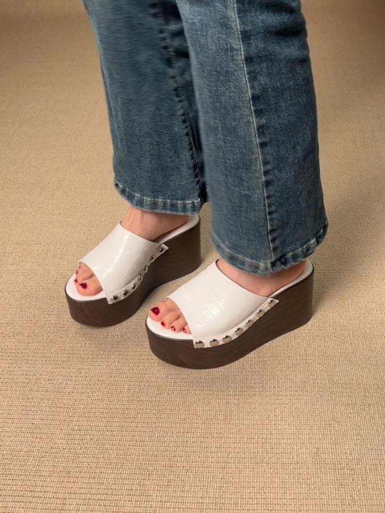 Fashion Women's Sandals Plus Size 34-42 Summer Platform Slippers Women Outdoor Slides Slipper Vintage Rivets High Heels New Wedges Shoes