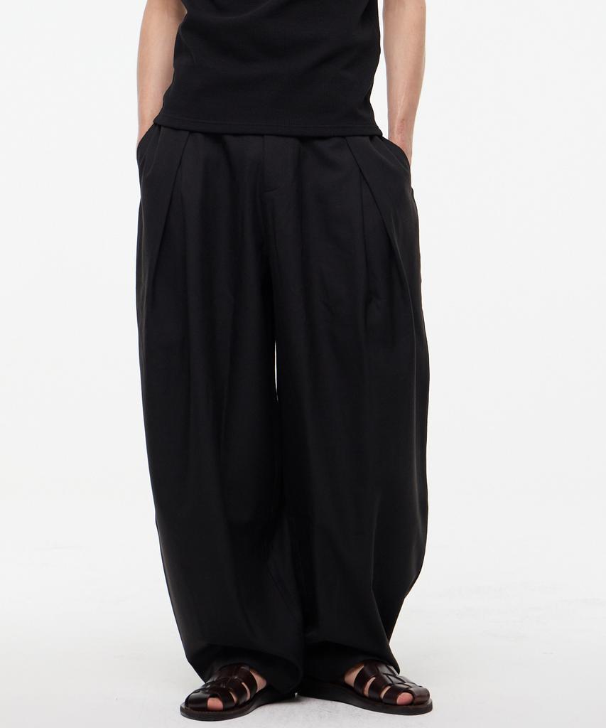 LEARVE Roadster Curve Inverted Pleated Pants Black