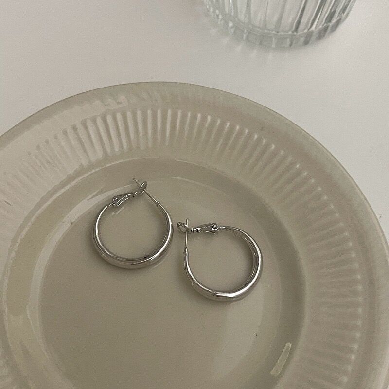 Silver plain ring earrings women s new popular cold wind temperament fashion earrings niche design stud earrings