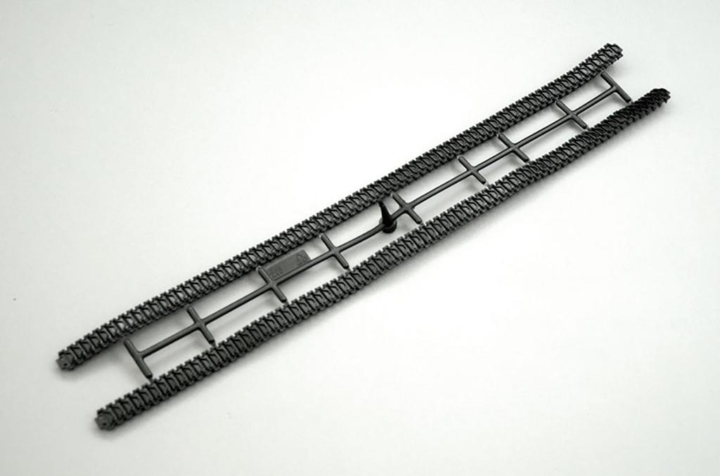 WWII US M4A1 Sherman Tank Plastic Model Kit IT6568 PLATZ/Italeri 1/35 (10 Figures) (Tank)