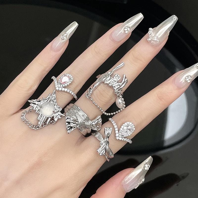 Niche Design Sense Light Luxury High Sense Irregular Fashion Personality Pleated Diamond Ring Women'S Moonstone Open Ring