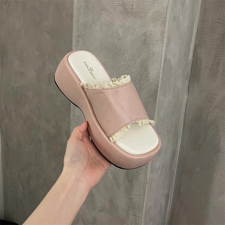 

French heightened platform lace edge sweet cool slippers women s 2025 new summer open-toed versatile one-word sandals 40