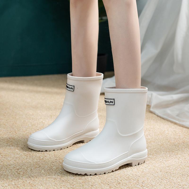 New short rain shoes women's rubber shoes wear non-slip water boots thick-soled water shoes velvet short rain boots