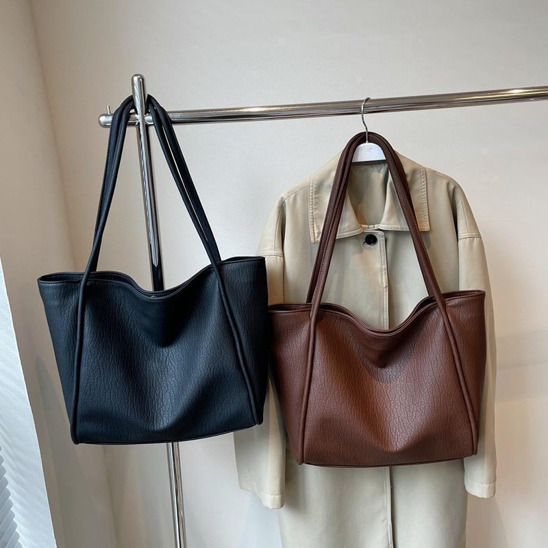 Leisure Commuting Large-capacity Bag Women's New Autumn and Winter Fashion Shoulder Bag Simple Casual Tote Bag