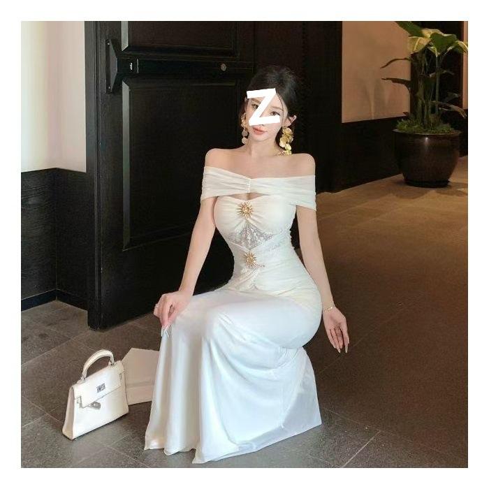 [Breast Pads] High-end off-shoulder dress, slim waist, slim fit, slimming long dress, elegant gown S