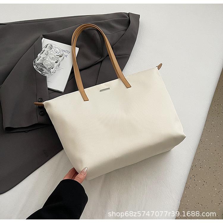 2025 New Fashion One-shoulder Casual Large-capacity Trendy Underarm Bag Women's Tote Bag Sen Meng Hand-held Nylon Cloth In the Middle