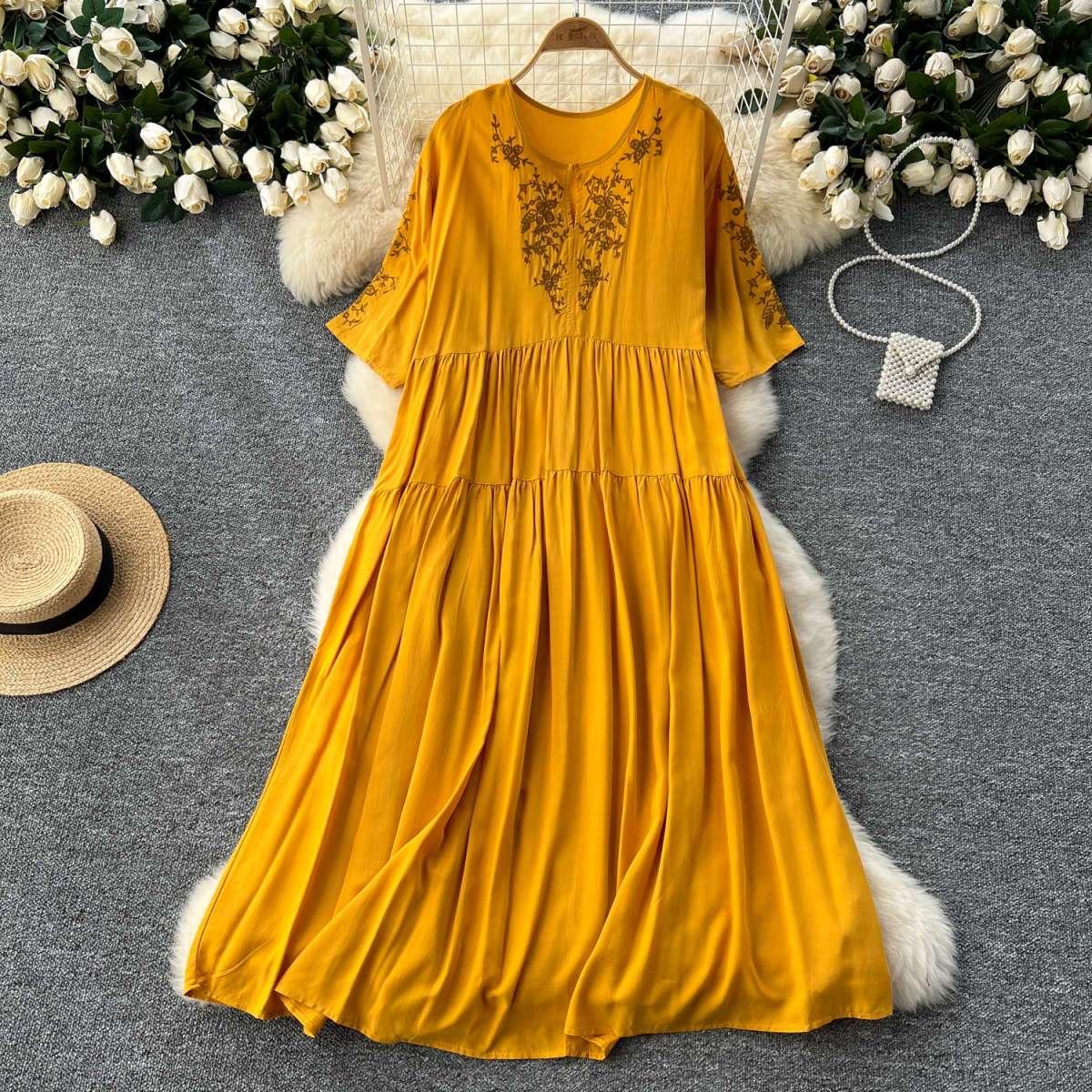 

Летнее новое платье с вышивкой в стиле ретро, женское, длинное, с круглым вырезом, со средним рукавом, большого размера, свободное One Size жёлтый