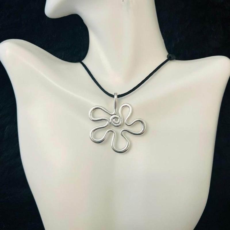 Mode Abstrakt Blomhänge Litet Blommhänge Berlocker Smycken DIY-tillbehör för DIY Halsband Armband Smycken