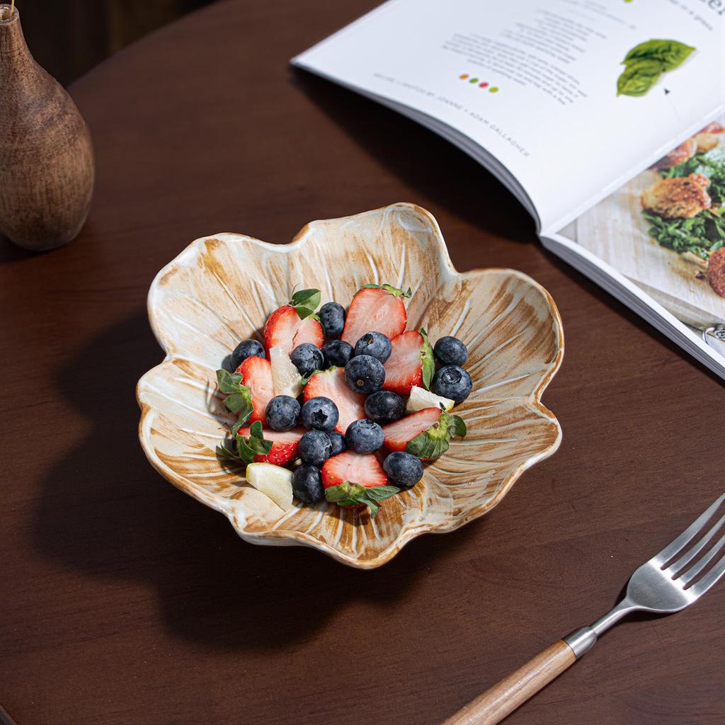 Retro Hand-Brushed Coarse Pottery Salad Plate: High-Style Tableware for Home and Homestay.