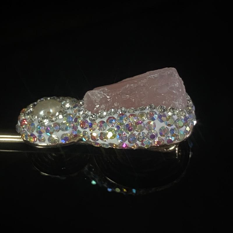 Small and Minimalist Design, Pink Cute Hair Clip Freshwater Pearl Delicate Style