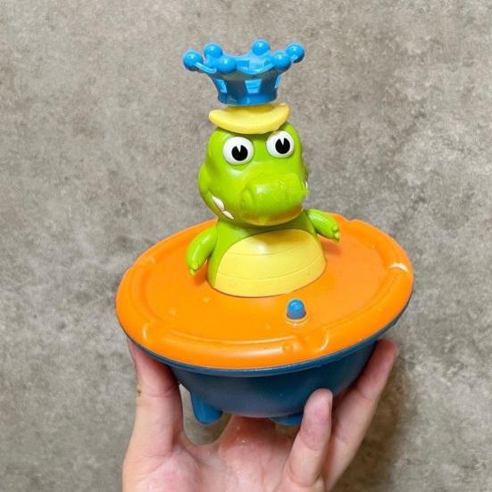 Automatic Spraying Crocodile Bath Toy LED Light & Rotating Shower Head Fun Bathtub Fountain Toy for Boys Girls
