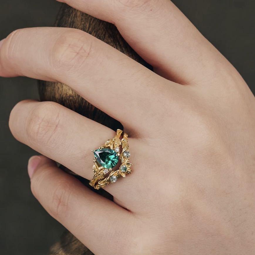 Smaragd Tropfen Zirkon Vergoldeter Partnerring - Europäischer & Amerikanischer Palaststil Schmuck.