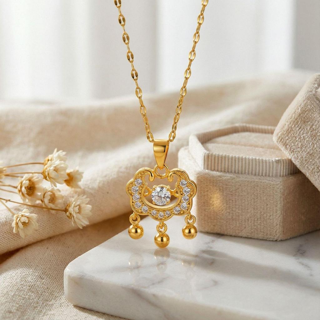New Hot-Selling Longevity Pendant Necklace: 18K Gold Non-Fading Titanium Steel, Light Luxury Clavicle Chain Jewelry.