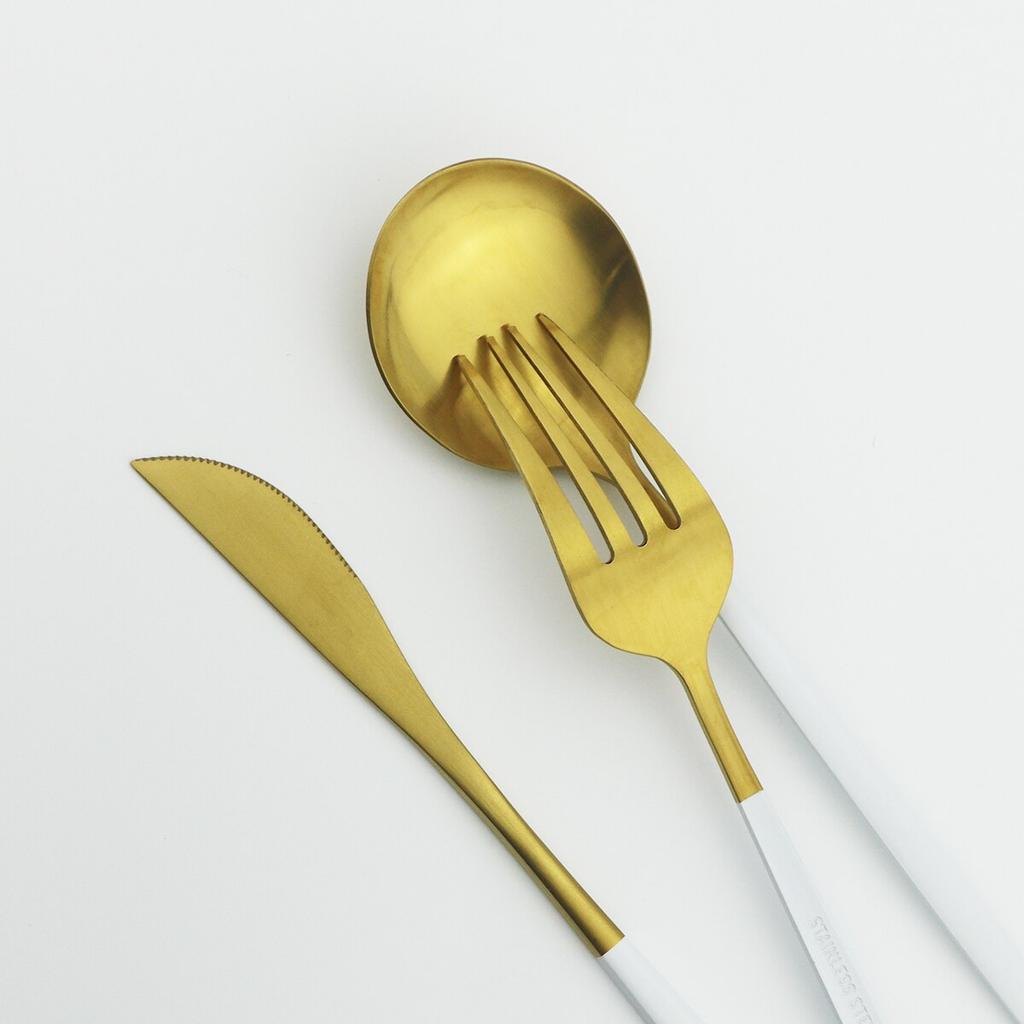 5Pcs Gold Dinnerware Cutlery Set Knife Cake Fork Tea Spoon Dinner Tableware Stainless Steel Flatware Home Kitchen Silverware Set