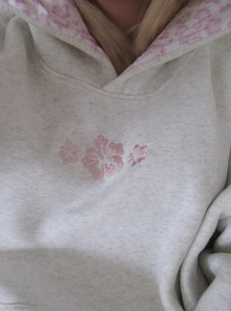 

2024 American Retro Cotton Floral Bow Gray Pullover Sweater M