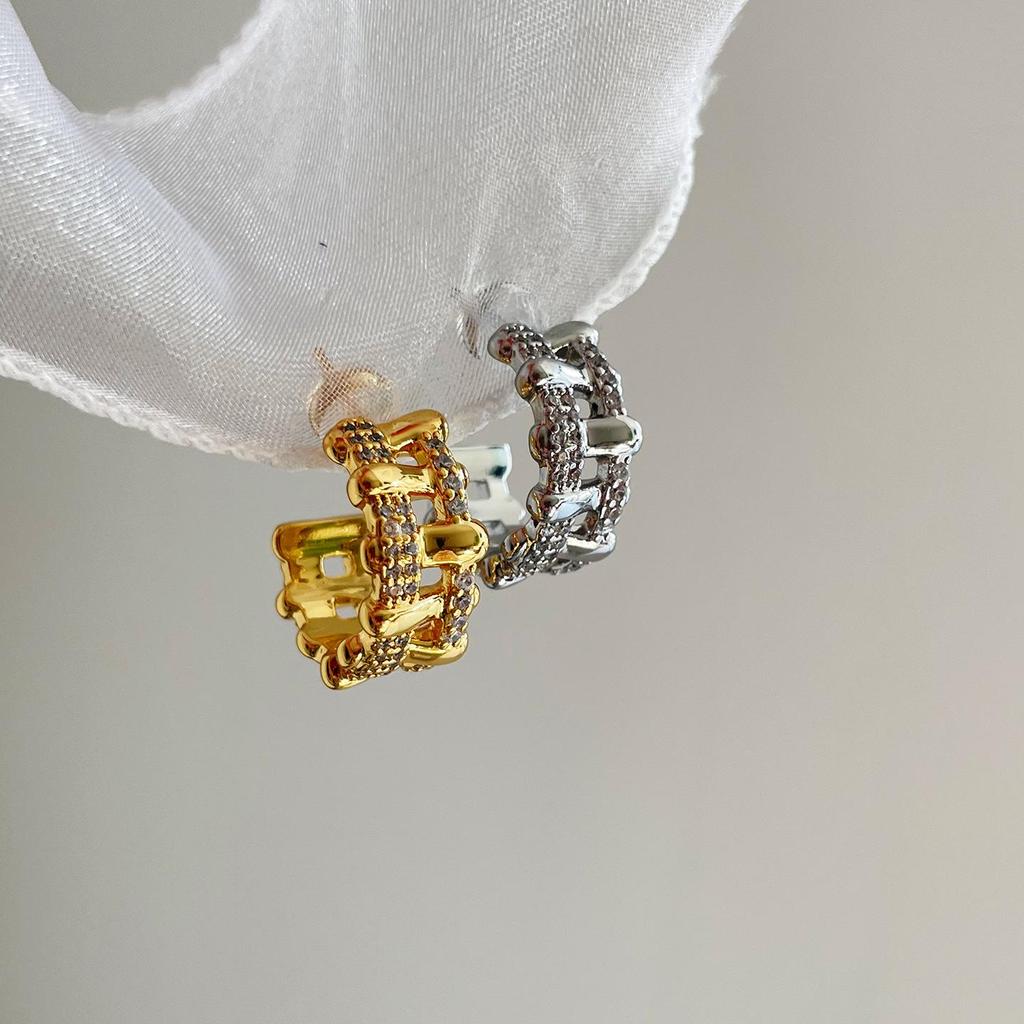 2026 European & American Style Rhinestone Geometric Chain Earrings for Women - Hollow Versatile C-Shaped Design