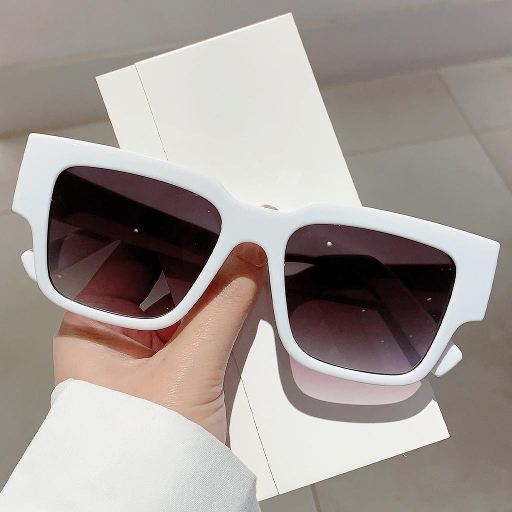 Simple Square Sunglasses  New Stylish Vintage Oversized Women Eyewear Trendy Brand Designer Gradient UV400 Shades