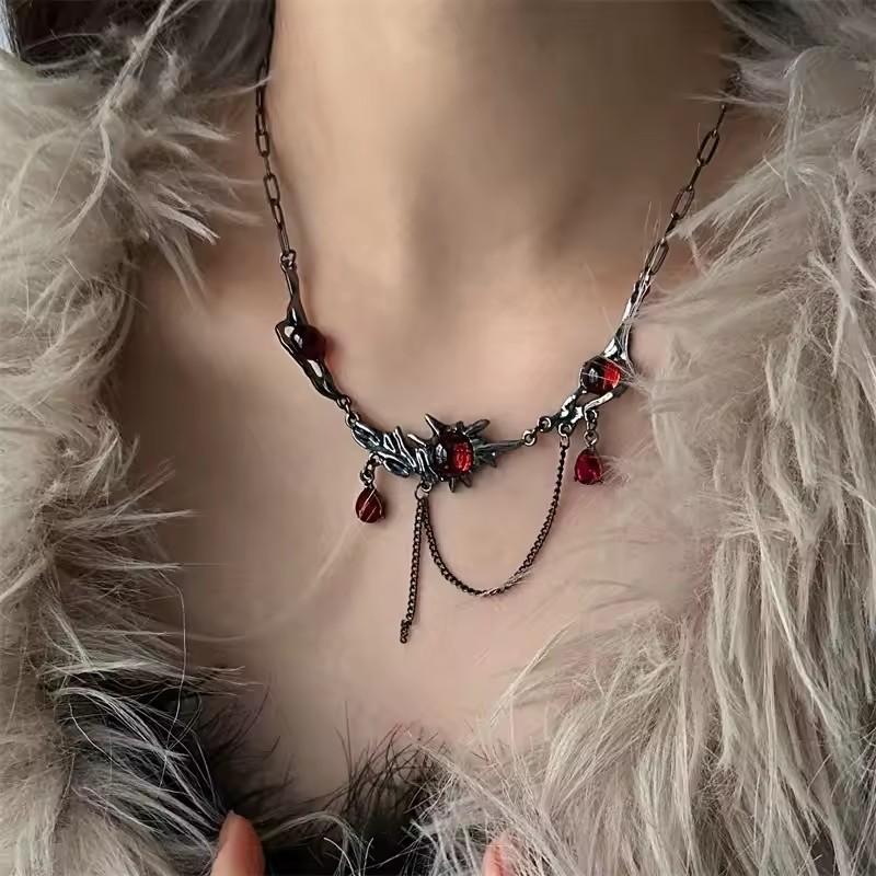 Gotische Rote Dornenherz Geometrischer Anhänger Kettenhalskette, Personalisierte Hip Hop Trend Schmuck Accessoires für Damen Halloween Party
