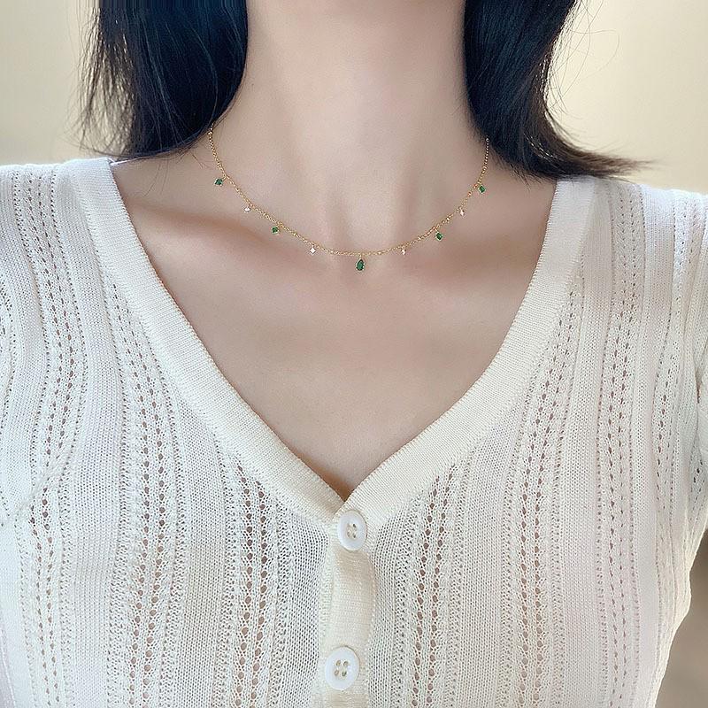 Elegant S925 Sterling Silver Water Drop Necklace - Women's Luxury Niche Design Choker with a Simple, Trendy Style.