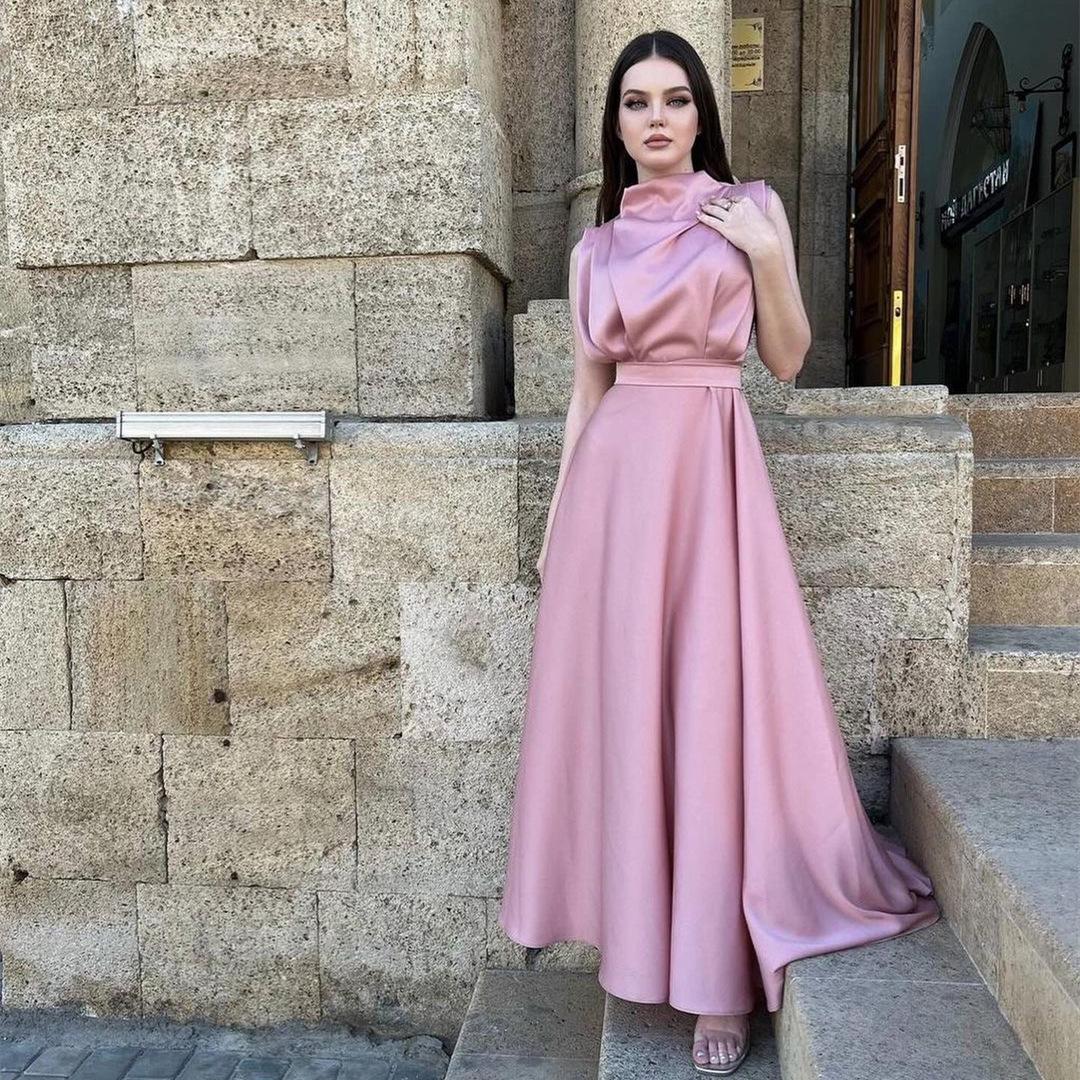 

Весна 2024 Женское Макси-платье без рукавов с воротником-стойкой, приталенное, с отделкой под шелк XL