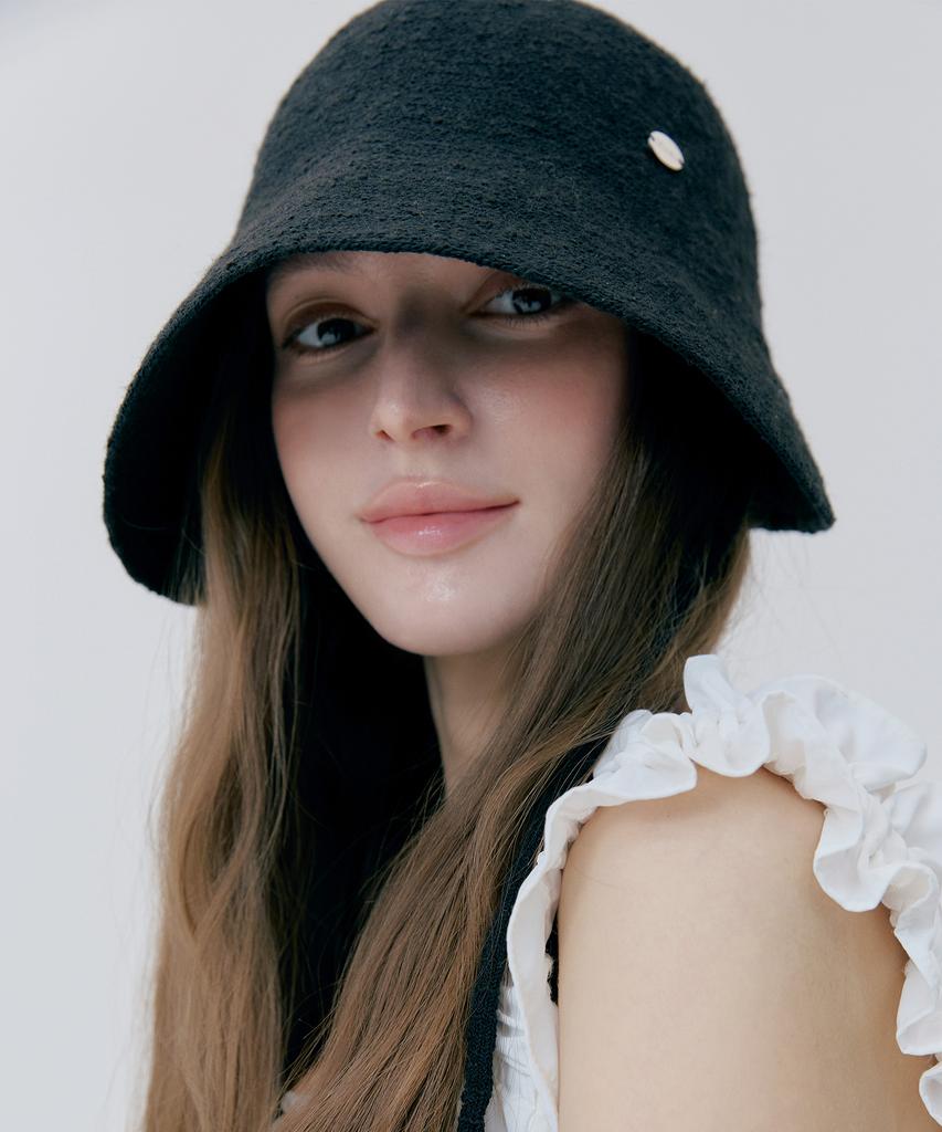 Mineti Curved Brim Studded Knit Bonnet Hat F 10626 Mt
