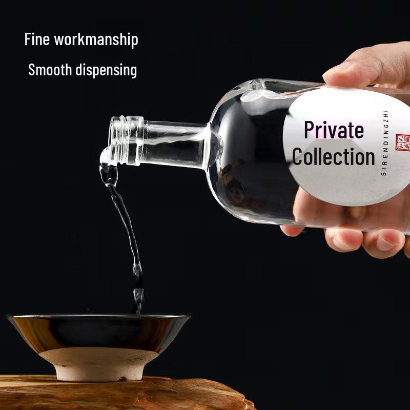 500ml Glass Bottle with Screw Cap for Vodka, Baijiu, Whiskey, or Fruit Wine