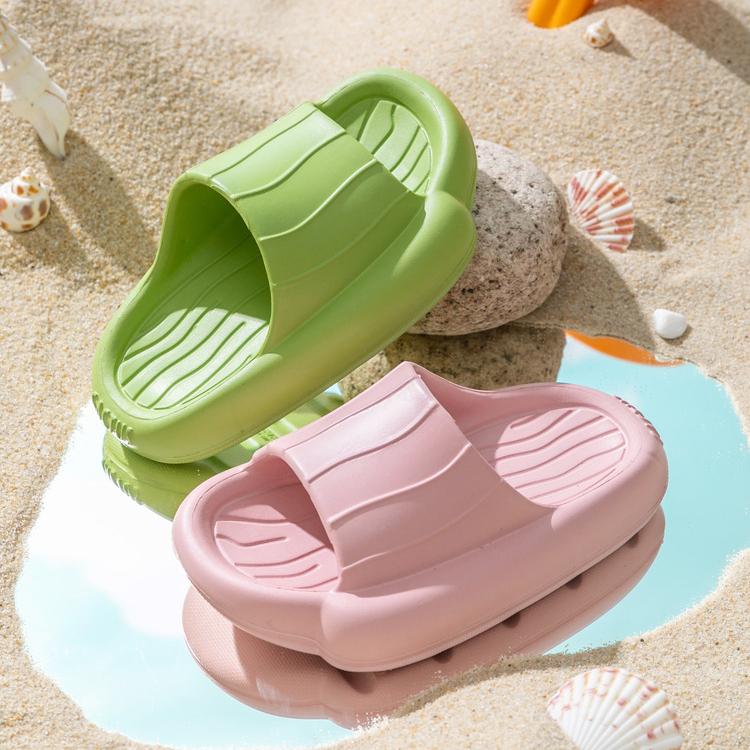 Summer Children's Slippers with A Thick Sole That Is Non Slip, Lightweight, Comfortable, and Fashionable. The Thick Sole Design Is Casual and Durable