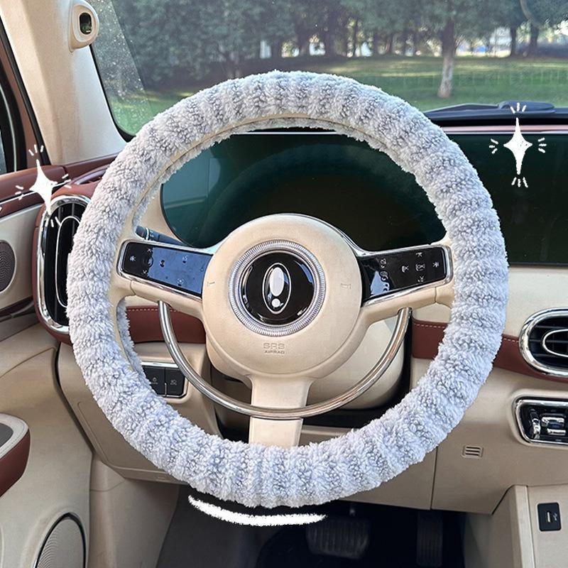 38CM Winter Auto Lenkradbezüge Plüsch Warm Fussel Mode Niedlich Produkt Innenzubehör für Frau Mädchen Fahrerin