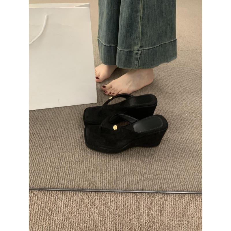 

Обувь на толстой подошве Шлепанцы Летние шлепанцы с щипцами для пальцев Босоножки на высоком каблуке с танкеткой и шлепанцы 39 чёрный