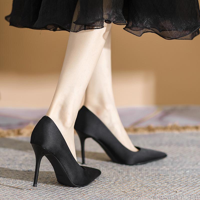 Szpiczaste wysokie obcasy damskie szpilki nowe satynowe stylowe proste buty do dojazdów