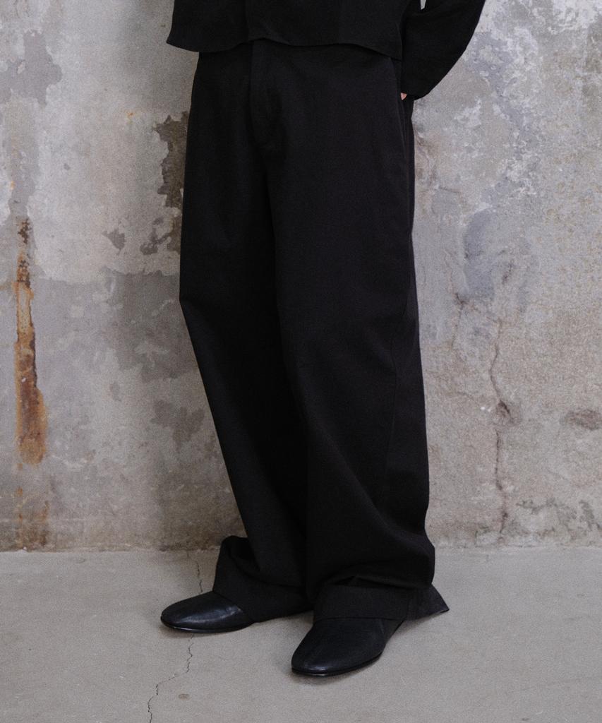 Daibeuin Uniform Cotton Chino Pants (Black)