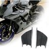 Motorradverkleidungsflügel, 1 Paar ABS Motorrad Aerodynamikflügelsatz Glänzende Karbonfaser Seitenverkleidungs-Flügellets Universelle Passform Motorrad-Flügellets