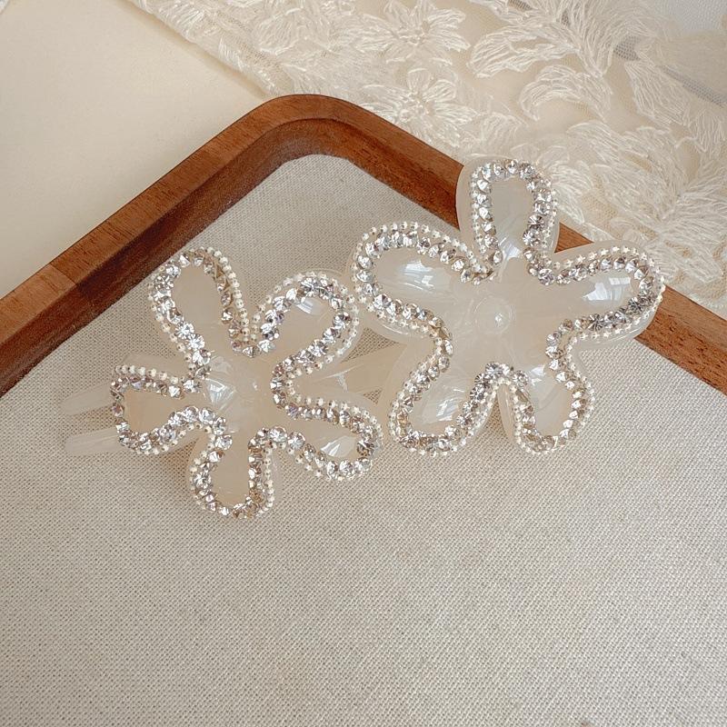 

Korean New Style Charming Crystal Flower Hairpin for Women, High Quality, Hair Accessory for Bun and Hair Gathering