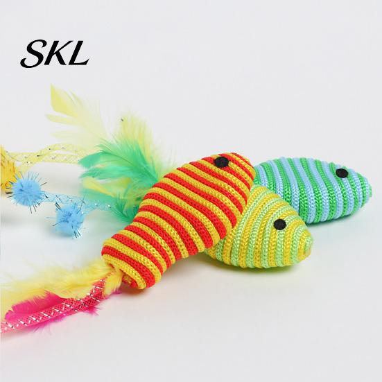 Bite-resistant Cat Toy Fish Shape Toy, Cotton Rope Lightweight with Hose Durable Feather Tassel Design, Wear-Resistant Scratch-Resistant Relieves