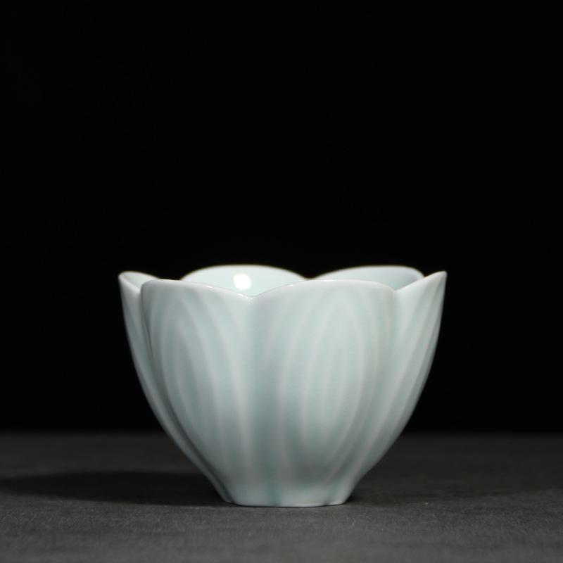 Qianci Yaji Creative Glazed Ceramic Petal Tea Tasting Cup