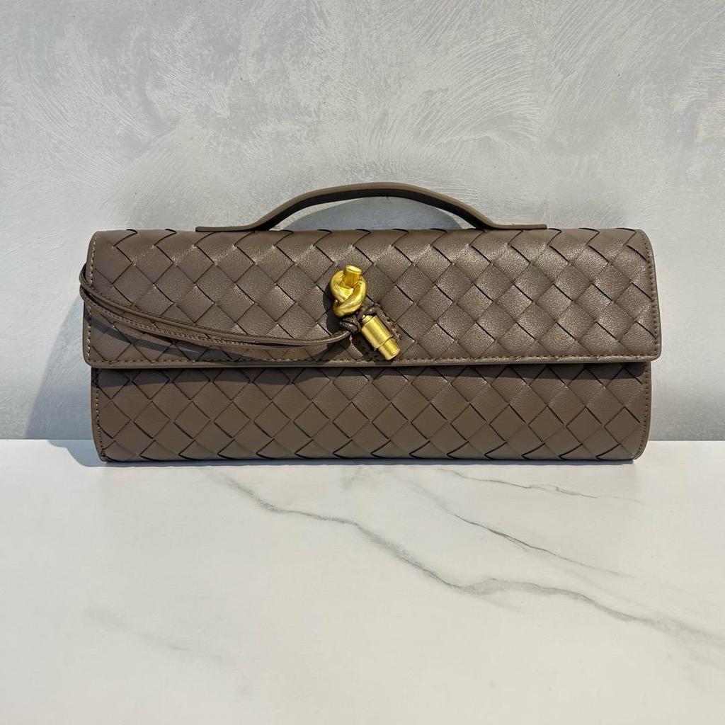 Handgewebte Baguette-Umhängetasche für den Frühling 2024 – europäischer und amerikanischer Modestil