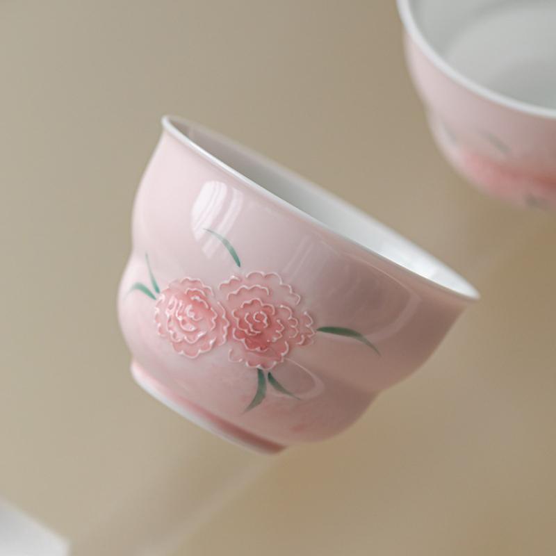 105ml Pink Glaze Pile Painting Flower Teacup Elegant Tea Bowl Sample Tea Cup Tea-tasting Fragrance Cup Chazhan Master Cups Cha