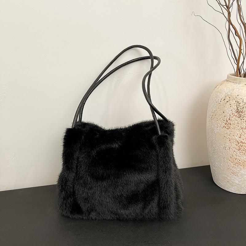 

Autumn Winter New Plush Bucket Bag for Women Korean Style Premium Texture Niche Design Commuter Handbag KTB чорний