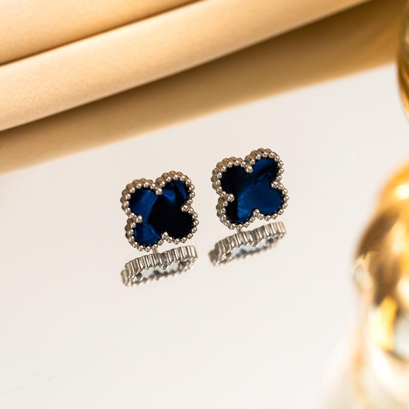 Stainless Steel Earrings with Four Leaf Clover Earrings, Light Luxury and High-end Feel