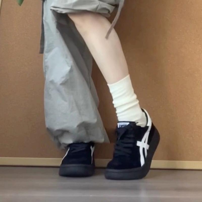 [Seltsame Ästhetik] Dicksohlige, innen höhenerhöhende Damen-Sommer-Freizeit-Retro-Board-Schuhe aus weichem Leder