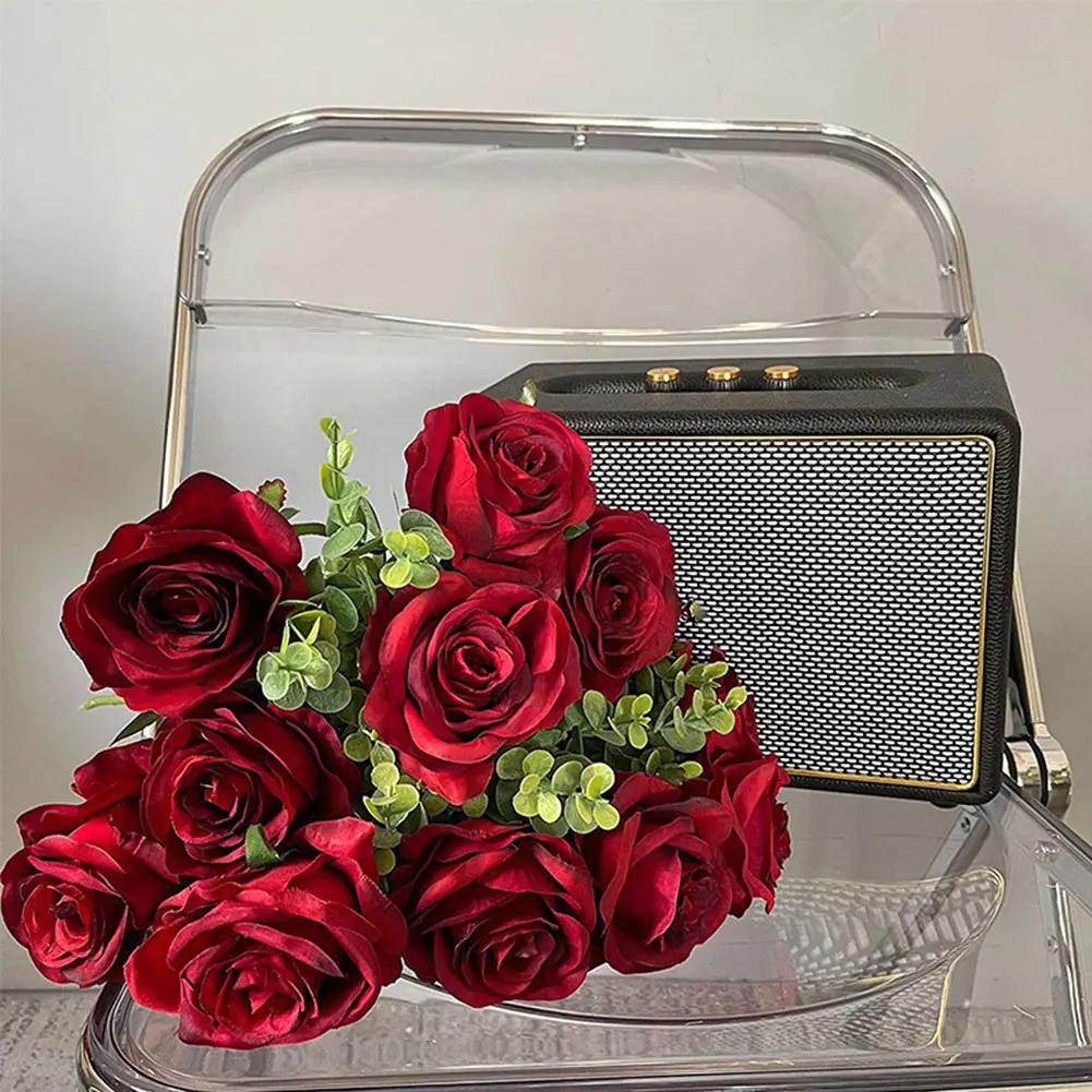 1 Stück Realistischer Rosenstrauß mit künstlichen Stielen Seidenrosen Blumiger Hochzeitsstrauß für Tischdekoration Heimpartydeko