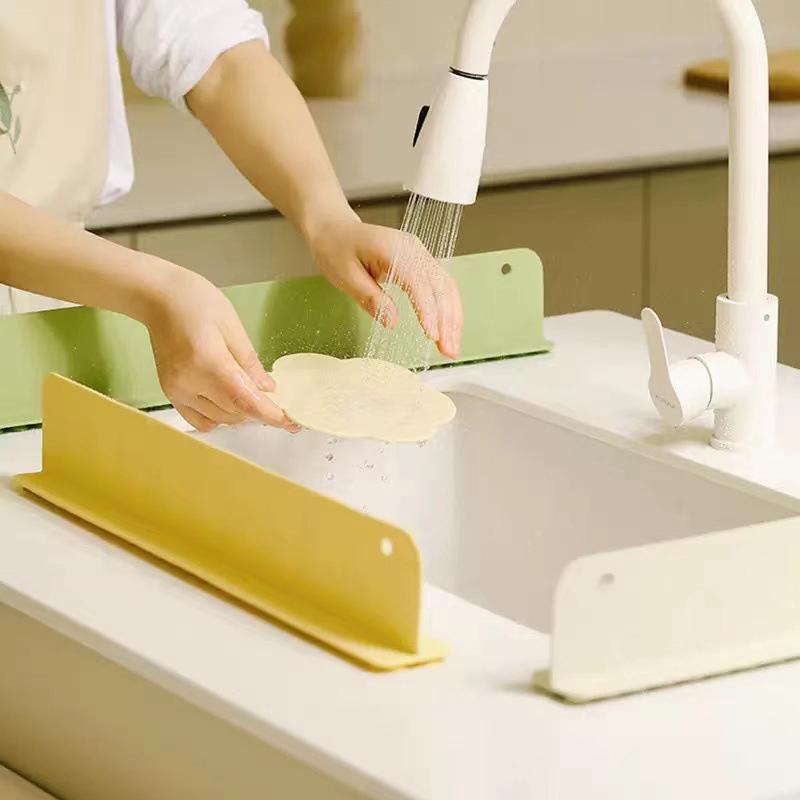 1Pc Silicone Sink Baffle Splash Guard With Suction Cup Pool To Protect Clothes From Splashing Water Baffle