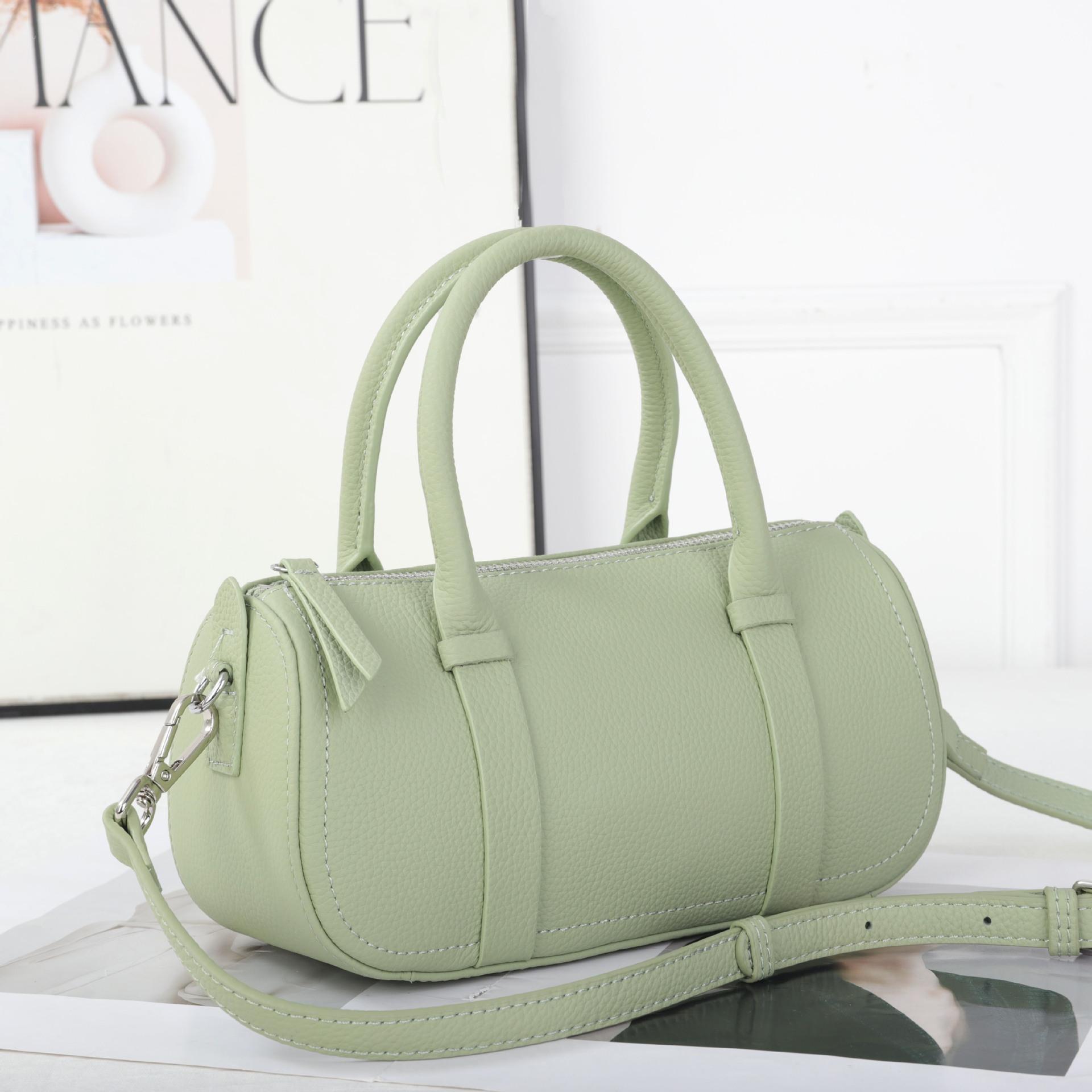 

Versatile Women s Bag Shoulder Messenger Practical Bag чорний