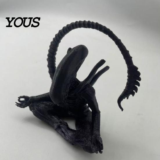 Unique Alien Gift Idea 3D Printed Figurine, Zen Meditation Alien-shaped Sculpture Desktop Ornament, Collectible Sculptures for Sci-fi Fans Toy