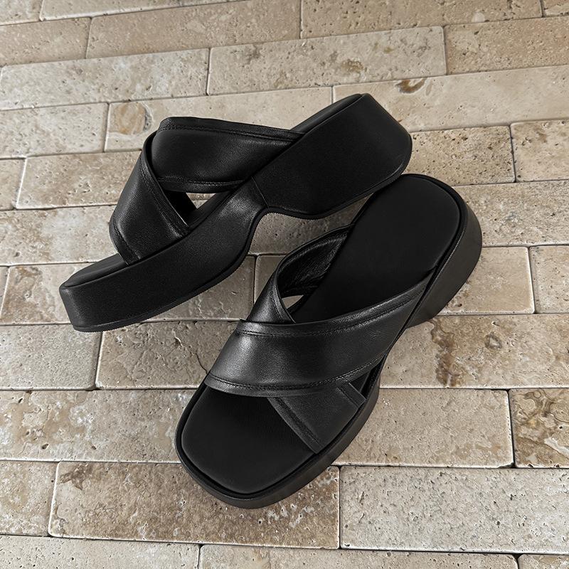 

2025 новый летний корейский стиль кэжуал на толстой подошве шлепанцы на перемычке носить мягкая подошва удобные прохладные тапочки римский стиль пляжная обувь 39 чёрный