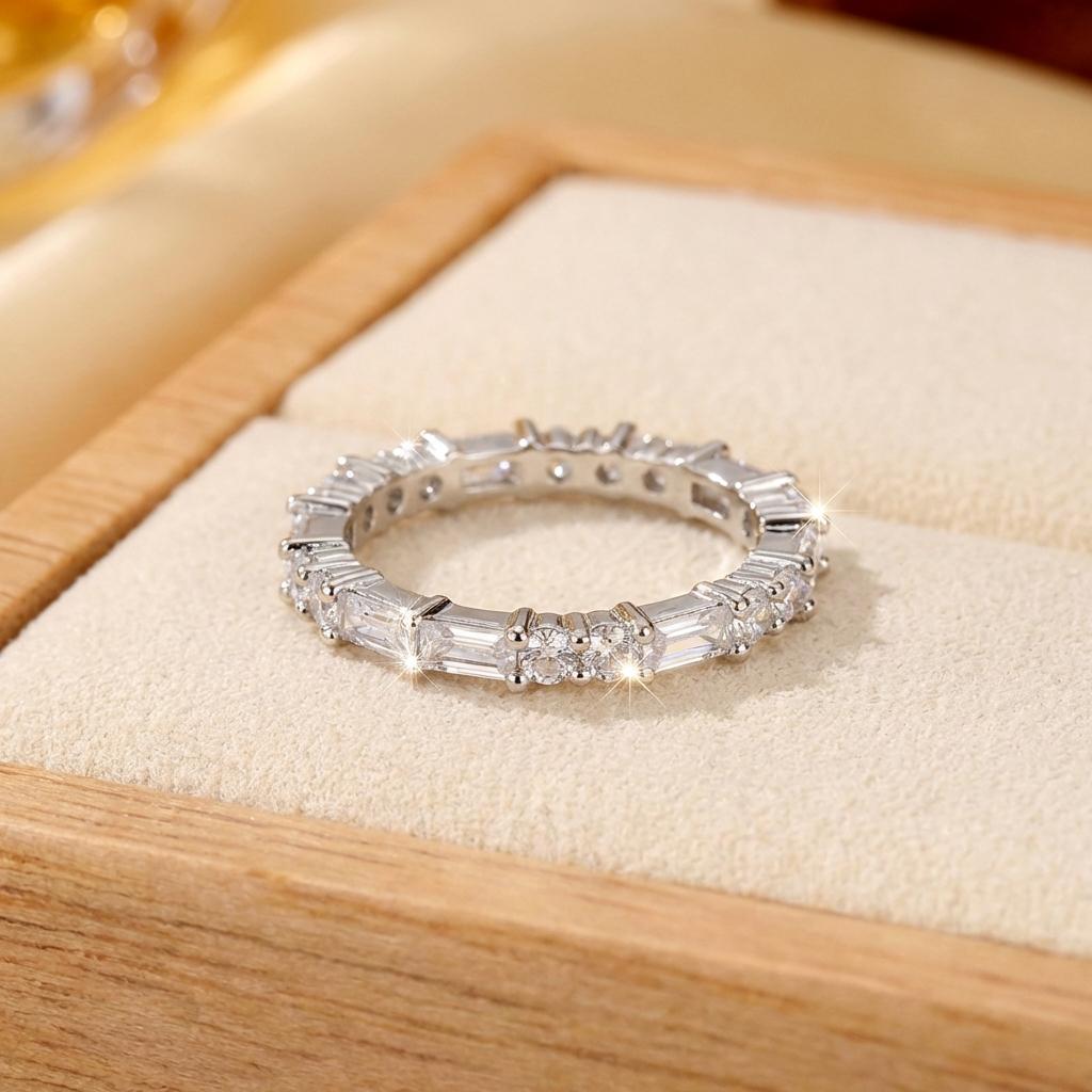 Dainty Inlaid Zircon Ring For Women Gold Plated Round CZ Crystal Copper Finger Ring Party Wedding Daily Wear Minimalist Jewelry