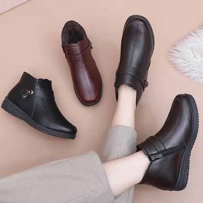 Zimowe bawełniane buty dla starszych osób damskie skórzane buty ciepłe antypoślizgowe miękka podeszwa średnie i stare aksamitne płaskie krótkie buty bawełniane buty