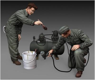 Royal Model 1/72 Paintable Soldiers (Set of 2) Resin Kit RM898