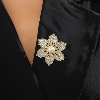 Zarif Kadın Bauhinia Çiçeği Elmas Broş - Elbise ve Takımlar için Şık Açılmayı Önleyici İğne