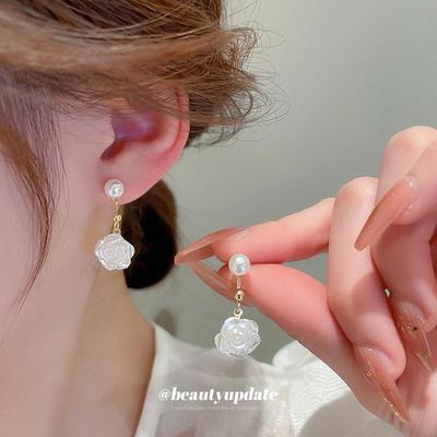 Elegante französische Perlen-Steckohrringe mit Silbernadel - Schlichtes und vielseitiges Design